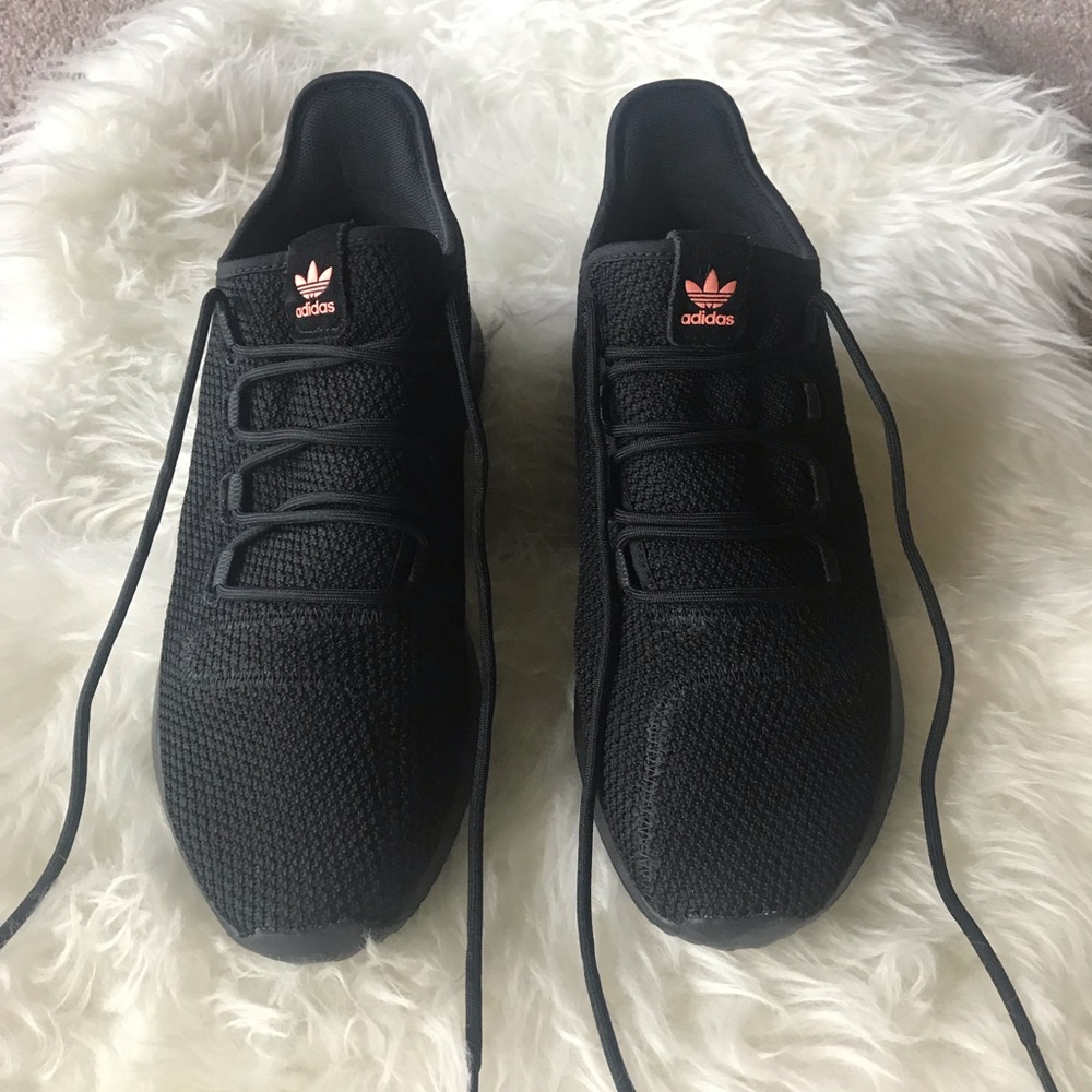 LIKE NEW ADIDAS TUBULAR SHADOW SNEAKERS IN WIDE